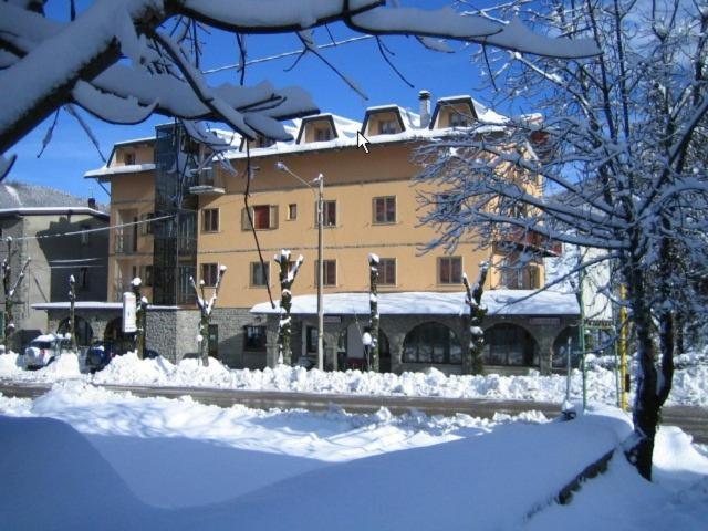 Albergo Bucaneve Pievepelago Extérieur photo